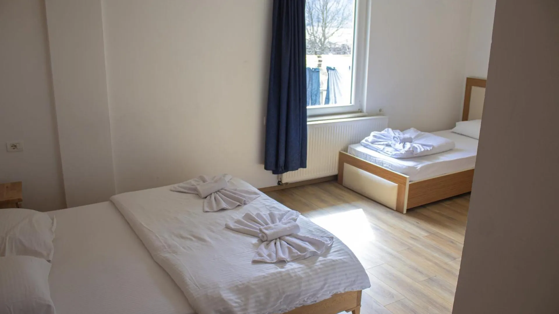 Bujtinat E Lugines Valbone Aparthotel Albania