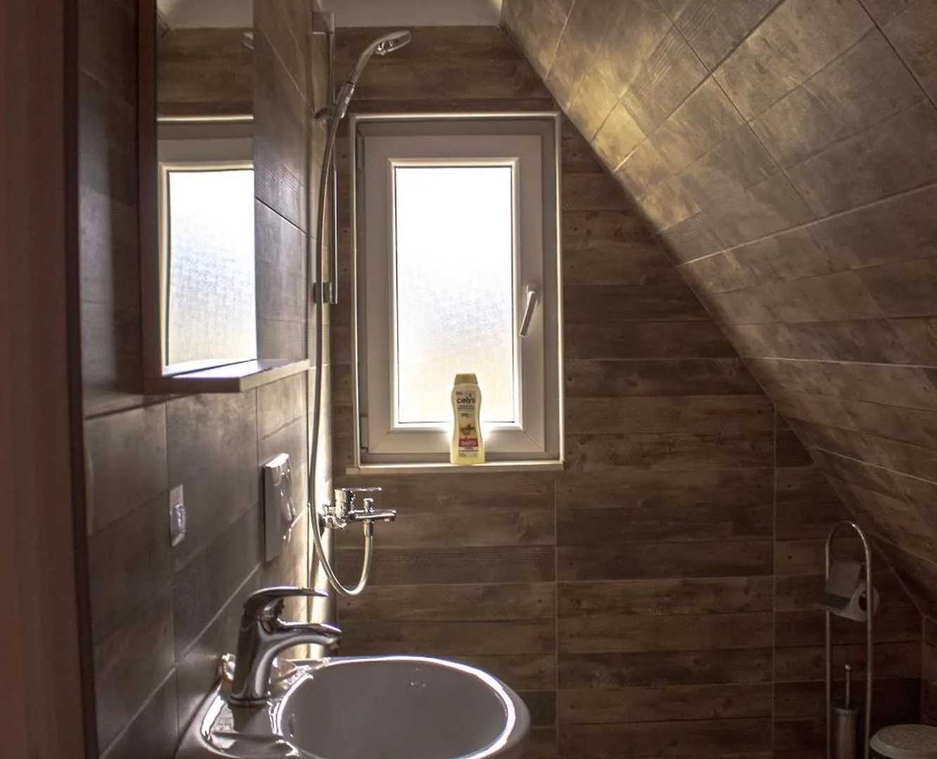 Bujtinat E Lugines Valbone Aparthotel Albania
