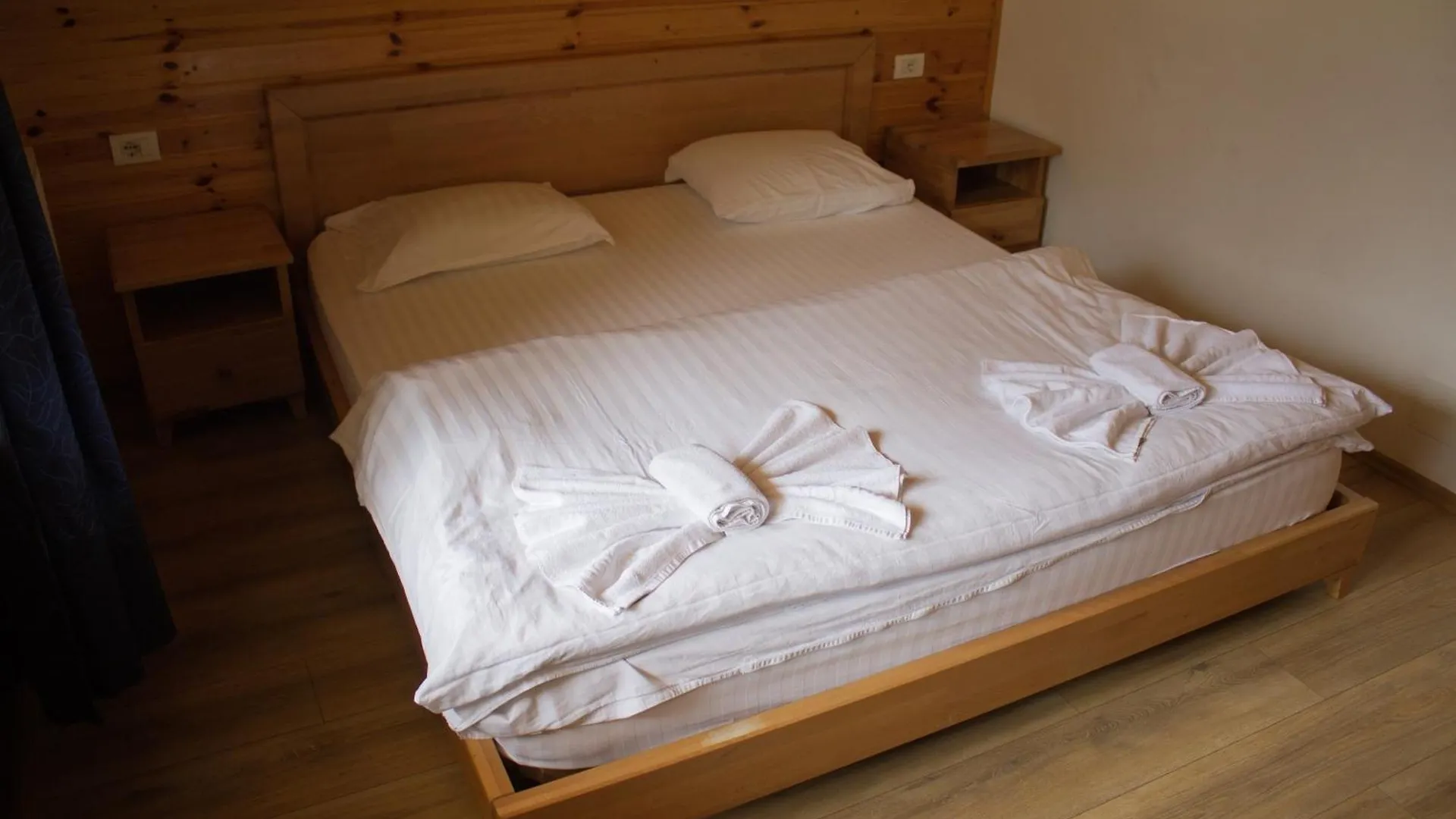 Bujtinat E Lugines Valbone Aparthotel
