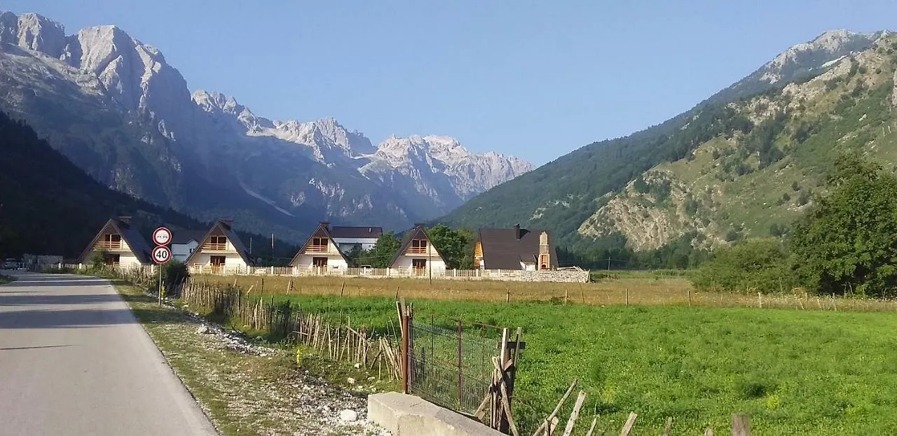 Bujtinat E Lugines Valbone Aparthotel 0*,  Albania